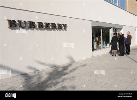 burberry london outlet price|burberry factory shop london outlet.